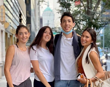 Tanya Zuckerbrot (right) with her kids, Tobey, Juliette, and Olivia Beyer